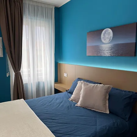 House On Sunday Luna *