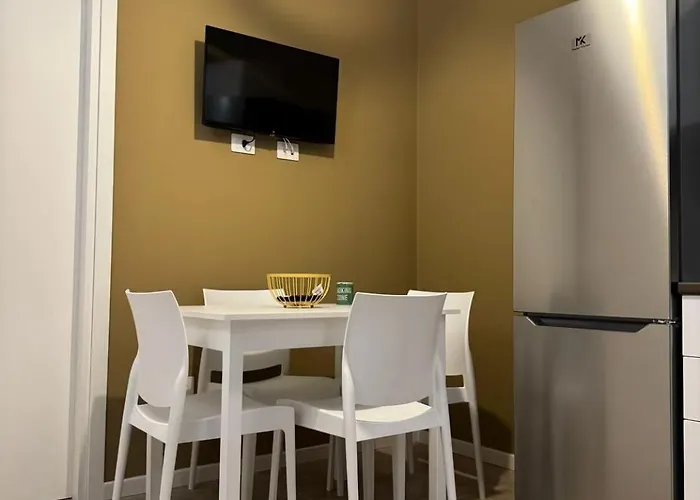 House On Sunday Luna