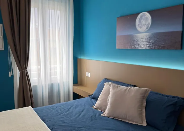 House On Sunday Luna *